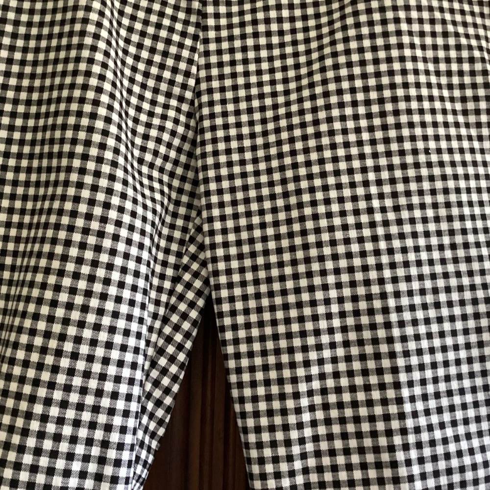 Black and White Bermuda Shorts - Picture 2 of 4